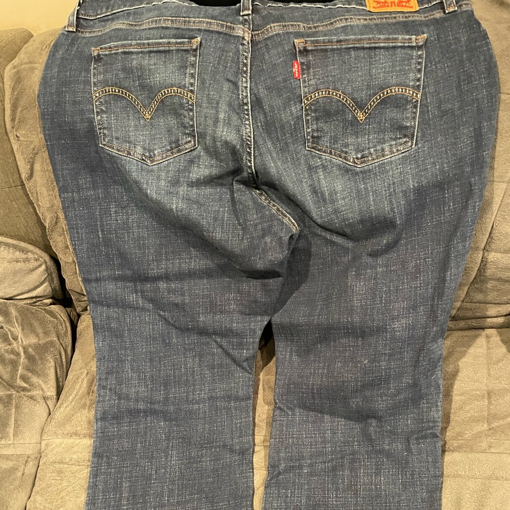 Excellent used condition women’s Levis 415 Classic Bootcut jeans size 22w
